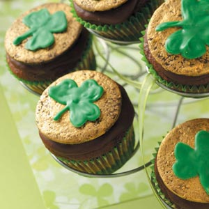 tasteofhome-chocolate-mint-shamrock-cupcakes