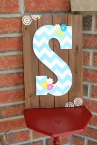 how to paint a chevron - spring door hanger