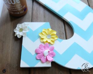 how to paint a chevron - spring door hanger