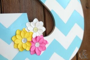 how to paint a chevron - spring door hanger