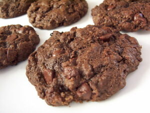 food-chewy-chocolate-cookies