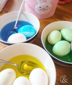 food-colouring-painted-easter-eggs-5