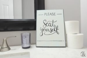 DIY Funny and Chic Bathroom Sign